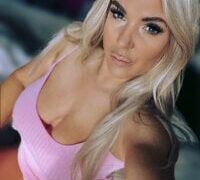 Bustyblondebabe32