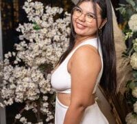 klhoe_boobs