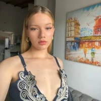 NicoleCut