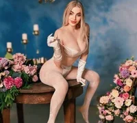 HugeBoobsAlice